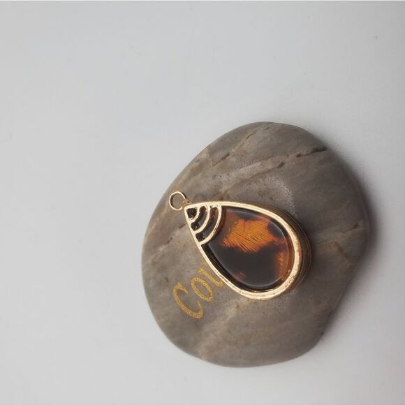 Cheetah teardrop pendant elegant necklace charm‎ - Picture 1 of 2